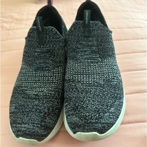 Skechers ultra flex 2.0 size 8